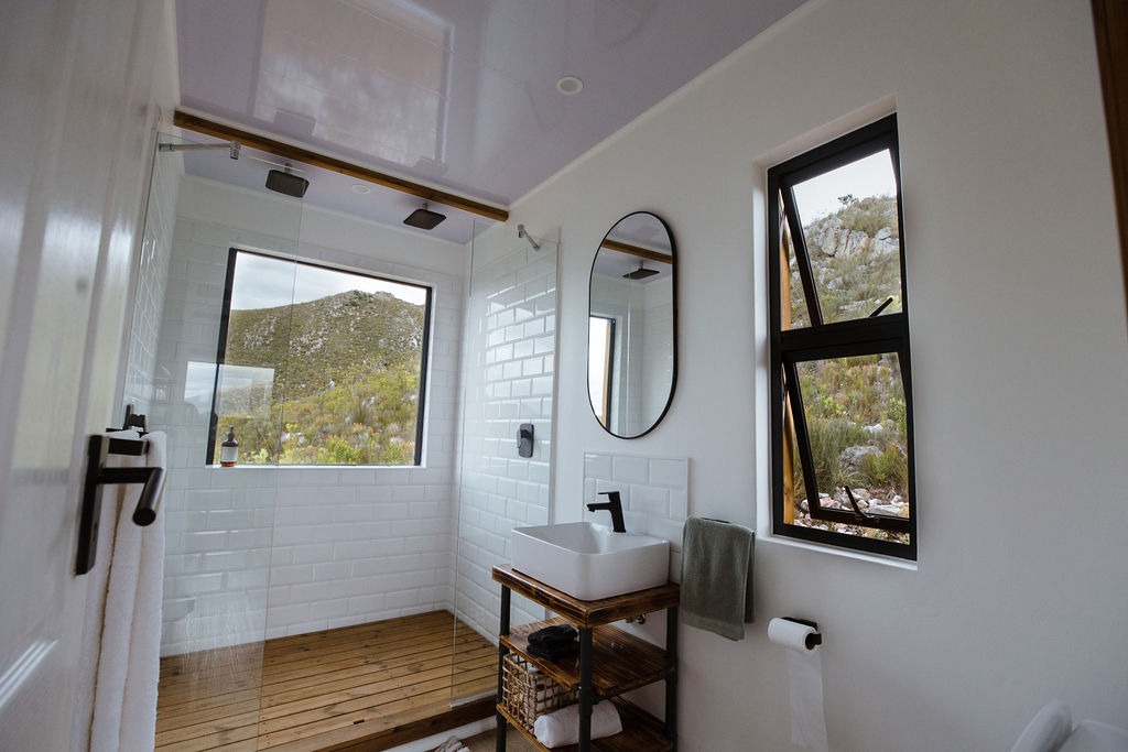 En-suite bathroom with a double shower at Luna Pod